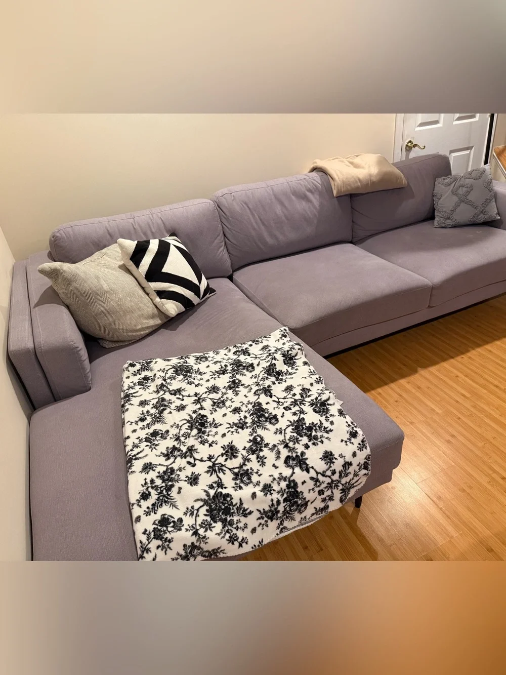 Gray Sectional Couch – Like New, Perfect Condition